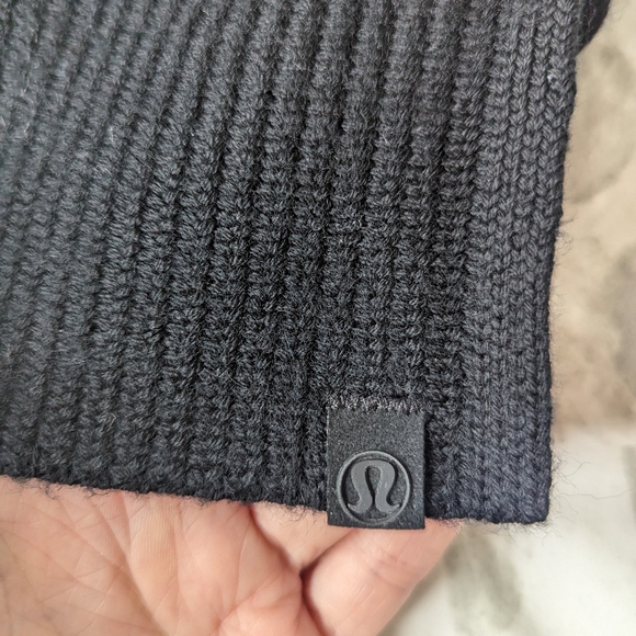 Black knit Lululemon scarf - Picture 2 of 3